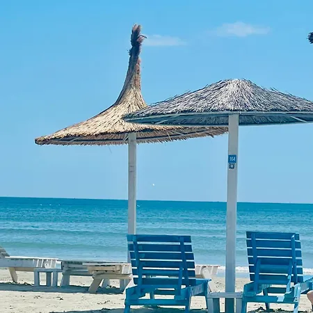 2 By The Sea Apartament *